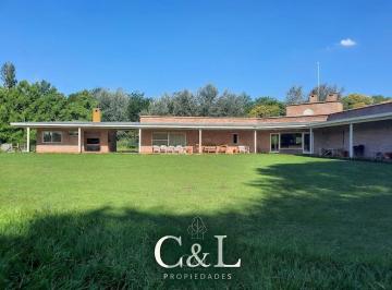 Casa · 64595m² · 7 Ambientes · 3 Cocheras · Casa en Estancia Benquerencia