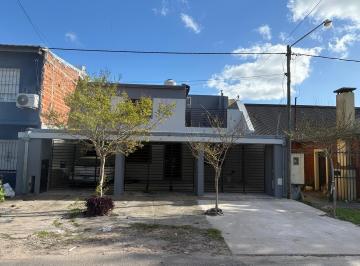 Casa · 93m² · 3 Ambientes · 1 Cochera · Venta de Casa 2 Dorm., San Carlos, La Plata