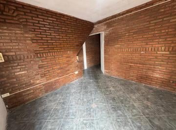 PH · 50m² · 3 Ambientes · Departamento 3 Ambientes en Alquiler en Moreno Centro Para Uso Profesional o Vivienda
