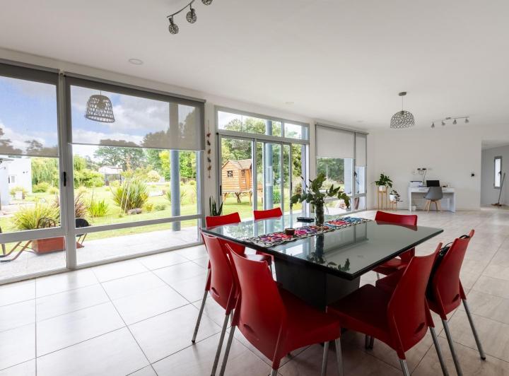 Casa · 182m² · 5 Ambientes · 1 Cochera