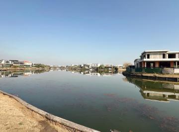 Terreno · 910m² · Inmejorable Lote en Virazón con Excelente Espejo de Agua!