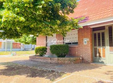Casa de 4 ambientes, Campana · Venta Esquina Campana Chalet Hermoso Ladrillos Vista Hogar Dulce Hogar