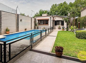 Casa · 145m² · 4 Ambientes · 1 Cochera · Casa en Venta Quilmes