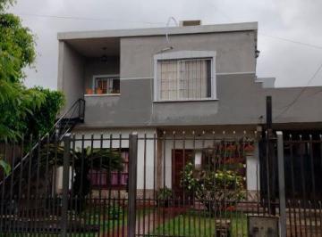 Casa · 310m² · 8 Ambientes · Casa en Venta - 5 Dorm. 3 Baños - 500 m² - Quilmes Oeste