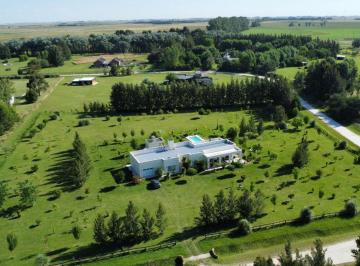 Casa de 1 ambiente, Chascomús · Casa de 322 m² Ubicada en Country Chacras de Vitel