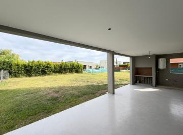 Casa · 150m² · 4 Ambientes · 2 Cocheras · Casa Venta Barrio Vila Marina 1, Villanueva, Tigre