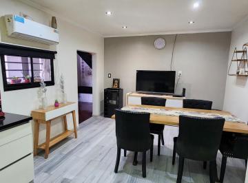 PH · 118m² · 5 Ambientes · 1 Cochera · PH Al Frente - Reciclado a Nuevo