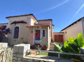 Casa · 212m² · 9 Ambientes · 1 Cochera · Casa en Venta con Gran Potencial Comercial, Alta Gracia