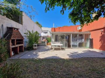 Casa · 130m² · 5 Ambientes · 1 Cochera · Casa en Venta 3 Dorm. Patio Garage