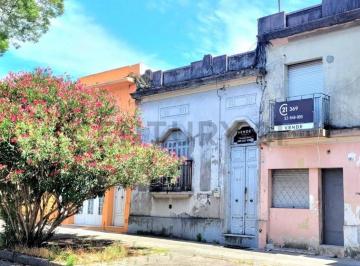 Casa · 100m² · 4 Ambientes · Venta Casa a Reciclar en Reducto 100 m² Al Frente PH Acepta Banco