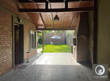 Casa · 300m² · 2 Ambientes · 1 Cochera · Casa en Funes