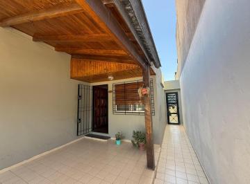 Casa · 288m² · 4 Ambientes · 1 Cochera · Casa Wilde Cuatro Ambientes Venta