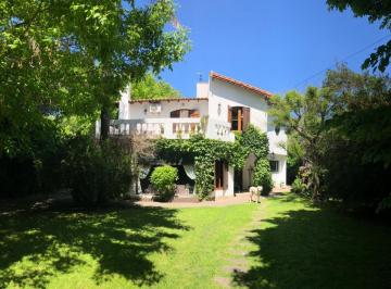 Casa · 779m² · 4 Ambientes · 1 Cochera · Casa en Venta Zona Barrio Zacagnini