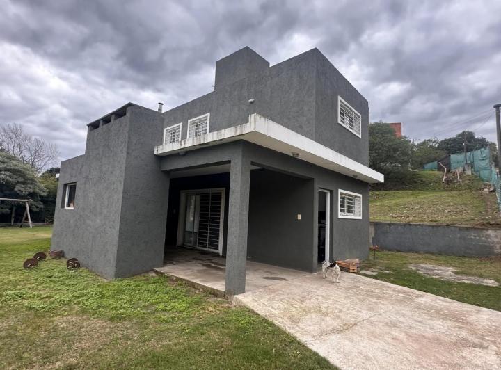Casa · 169m² · 4 Ambientes · 2 Cocheras