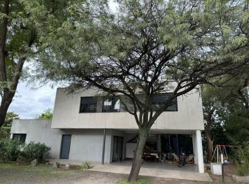 Casa · 165m² · 5 Ambientes · 2 Cocheras · Seguridad y Confort en El Corazon de Villa Allende