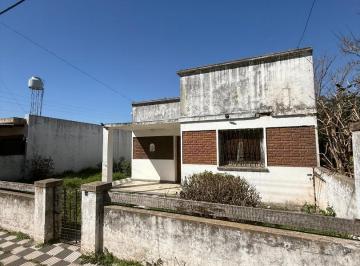 Casa · 60m² · 3 Ambientes · 1 Cochera · Casa en Venta en Torres, Lujan.