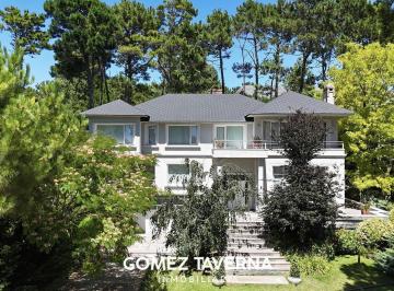 Casa · 630m² · 9 Ambientes · 1 Cochera · Casa en Venta en Barrio Privado Terrazas Al Golf, Pinamar