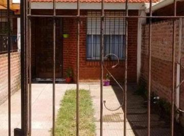 Departamento · 40m² · 2 Ambientes · Dúplex en Venta - 2 Dorm. 1 Baño - Cochera - 50 m² - Santa Teresita