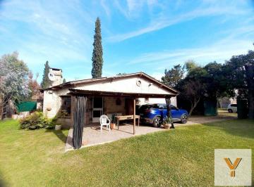 Quinta vacacional · 60m² · 3 Ambientes · 2 Cocheras · Casa Quinta en Venta - 2 Dorm. 1 Baño - 690 m² - Arturo Seguí, La Plata