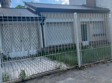 Casa de 4 ambientes, Lomas de Zamora · Imperdible! 0portunidad Chalet a Reciclar en La Mejor Ubicacion! Gran Lote.