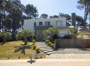 Casa · 3 Dormitorios · 1 Cochera · Alquiler Casa 3 Dorm. Barrio Cerrado Pinar del Faro, José Ignacio