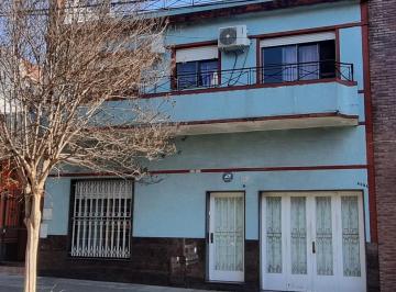 Casa · 258m² · 5 Ambientes · 1 Cochera · Casa - Villa Lugano