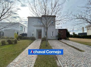 Casa · 150m² · 5 Ambientes · 1 Cochera · Venta Casa en Araucarias, Puertos (3 Dorm., Dependencia, Pileta y Jardin de Invierno)