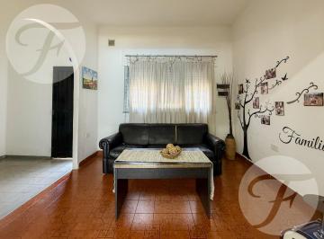 PH · 140m² · 4 Ambientes · 1 Cochera · Nuevo Valor - PH 4 Ambientes Al Frente con Cochera, Patio, Parrilla y Terraza – Morón Centro Norte