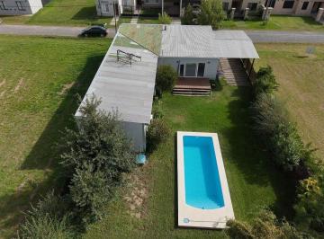 Quinta vacacional de 4 ambientes, Capitán Sarmiento · Casa Container con Piscina