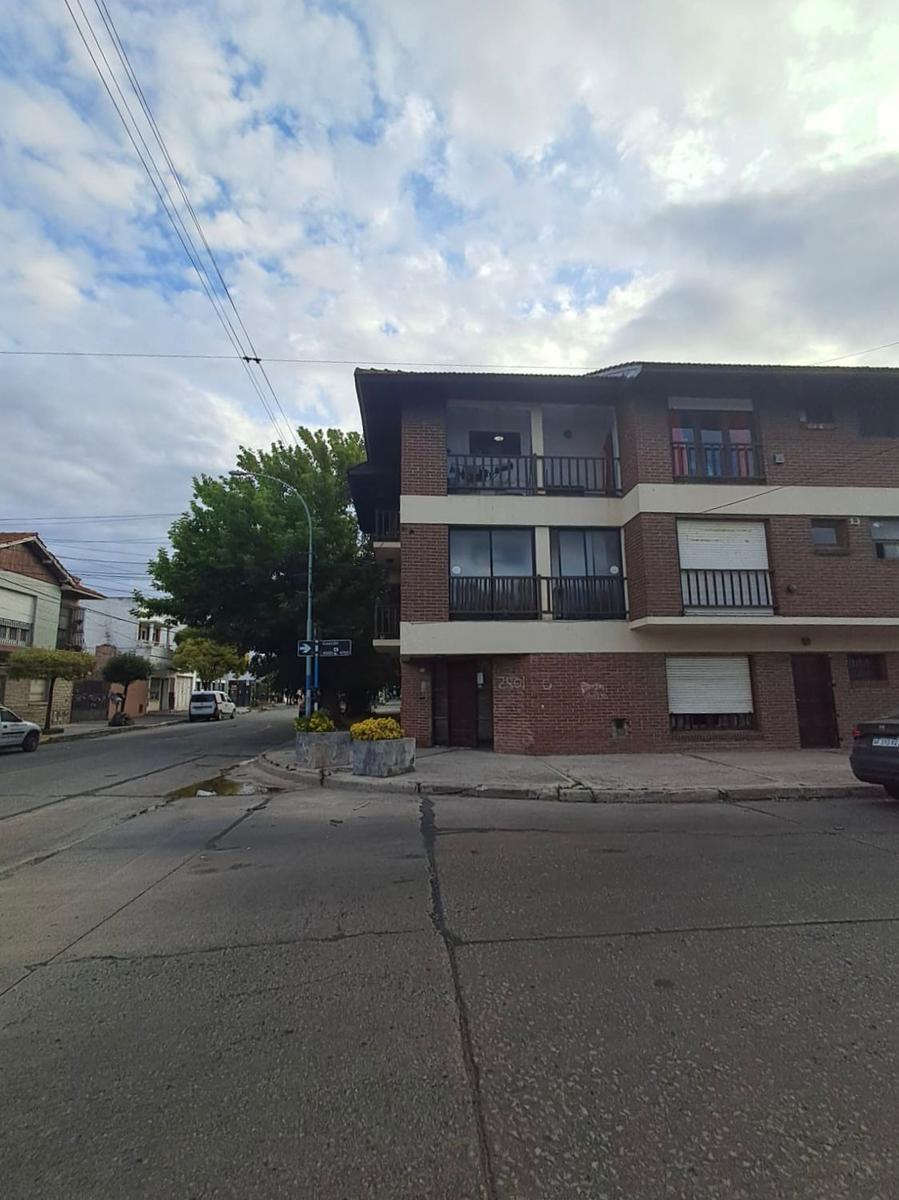 Depto 2 amb, 36m² en primer piso contrafrente con acceso por escalera