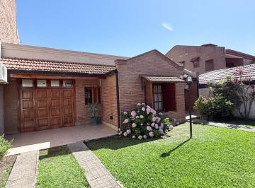 Casa · 100m² · 2 Dormitorios · 1 Cochera · Casa en Yerba Buena