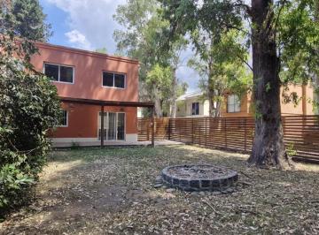 Parque · Casa 3 Ambientes con Parque, Garage y Galería en Barrio Cerrado - Apto Crédito