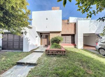 Casa · 200m² · 7 Ambientes · 1 Cochera · Casa - Alto Palermo