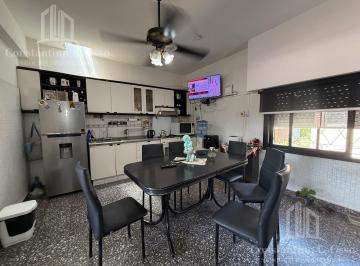 Casa · 170m² · 6 Ambientes · 1 Cochera · Casa - Lote Propio - Para 2 Familias - Jardin - Pileta - Garage