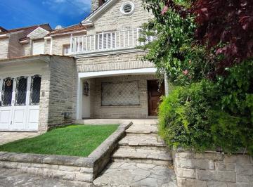 Casa · 330m² · 7 Ambientes · 1 Cochera · Chalet en PH en Stella Maris