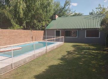 Casa de 3 ambientes, La Plata · Casa en Venta, Dos Dorm. Más Quincho, en Calle 21 C Entre 458 y 459, City Bell.
