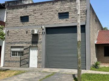 Bodega-Galpón , Esteban Echeverría · Galpon de 255 m² en Alquiler en Monte Grande