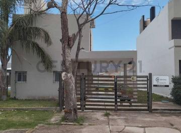 Casa · 75m² · 2 Dormitorios · 1 Cochera · Venta Casa con Pileta. Tierra de Sueños 3. Roldán