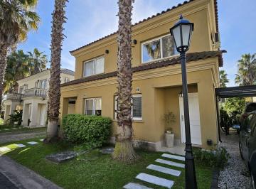 Casa · 85m² · 3 Ambientes · 2 Cocheras · Casa en Palmas del Sol