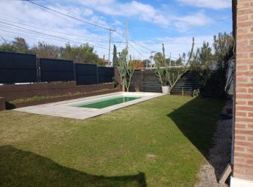 Casa · 130m² · 8 Ambientes · 1 Cochera · Venta Casa 3 Dorm Pileta Patio y Asador Housing V Rivera Indarte Apto Credito