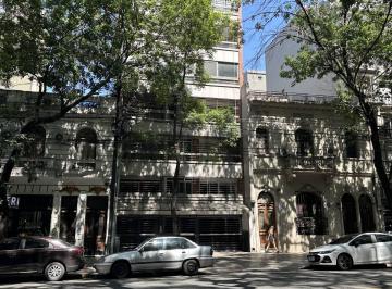 Departamento · 60m² · 3 Ambientes · 1 Cochera · Venta Departamento 3 Ambientes Al Frente en Caballito con Balcon Patio Cochera y Pileta