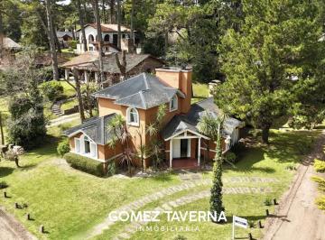 Casa · 190m² · 5 Ambientes · 1 Cochera · Casa en Alquiler Pinamar, Disponible Todo Febrero