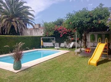Casa · 115m² · 4 Ambientes · 2 Cocheras · Casa en Burzaco
