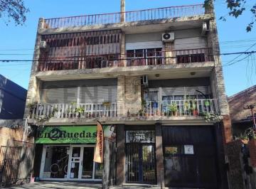Departamento · 75m² · 6 Ambientes · Venta Departamento 2 Dorm. Frente con Balcón. Zona Alberdi