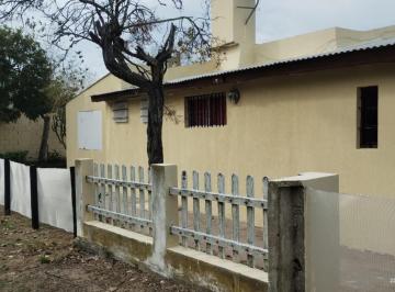 Casa · 70m² · 4 Ambientes · 1 Cochera · Casa en Venta - 3 Dorm. 2 Baños - San Clemente del Tuyú