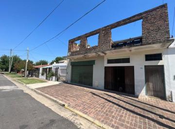 Casa de 4 ambientes, Malvinas Argentinas · Casa con Local o Local con Vivienda Venta Adolfo Sordeaux Malvinas Argentinas