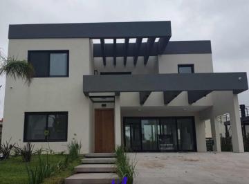 Casa · 500m² · 4 Dormitorios · 5 Cocheras · Casa en Lagoon Pilar