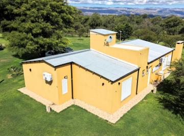 Casa · 160m² · 7 Ambientes · 1 Cochera · Venta Casa Quinta con 1ha de Parque en Panaholma