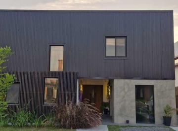 WhatsApp Image 2026-01-15 at 10.57.52.jpeg · Venta Casa Vila Marina II - 5 Ambientes