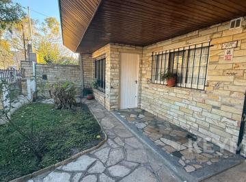 Casa · 200m² · 4 Ambientes · 1 Cochera · Venta Casa 4 Ambientes Villa Adelina con Gran Fondo Parrilla y Quincho